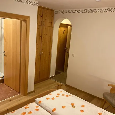 Haus Plaickner Am See Apartamento *